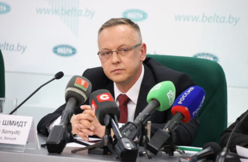 Томаш Шмидт на пресс-конференции в беларусском государственном информагентстве БелТА