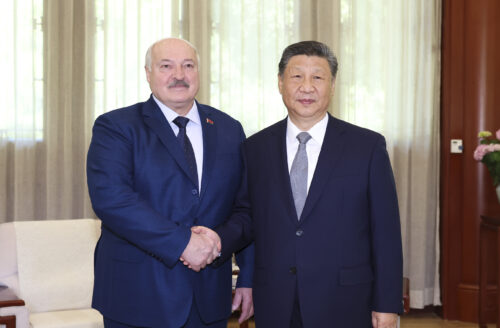 Александр Лукашенко и председатель КНР Си Цзиньпин, 6 июня 2025 года.